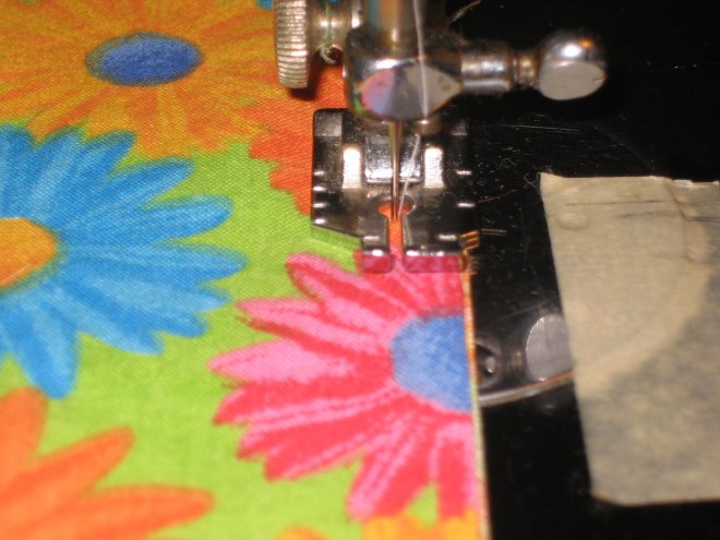 Using the Singer Featherweight to sew up yoga gear!